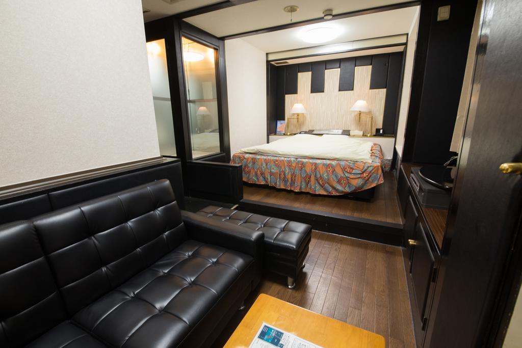 Hotel Candy Hall (Adults Only) Osaka Esterno foto