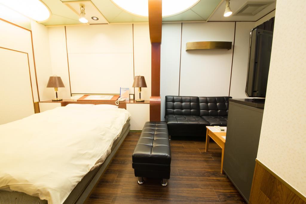 Hotel Candy Hall (Adults Only) Osaka Esterno foto
