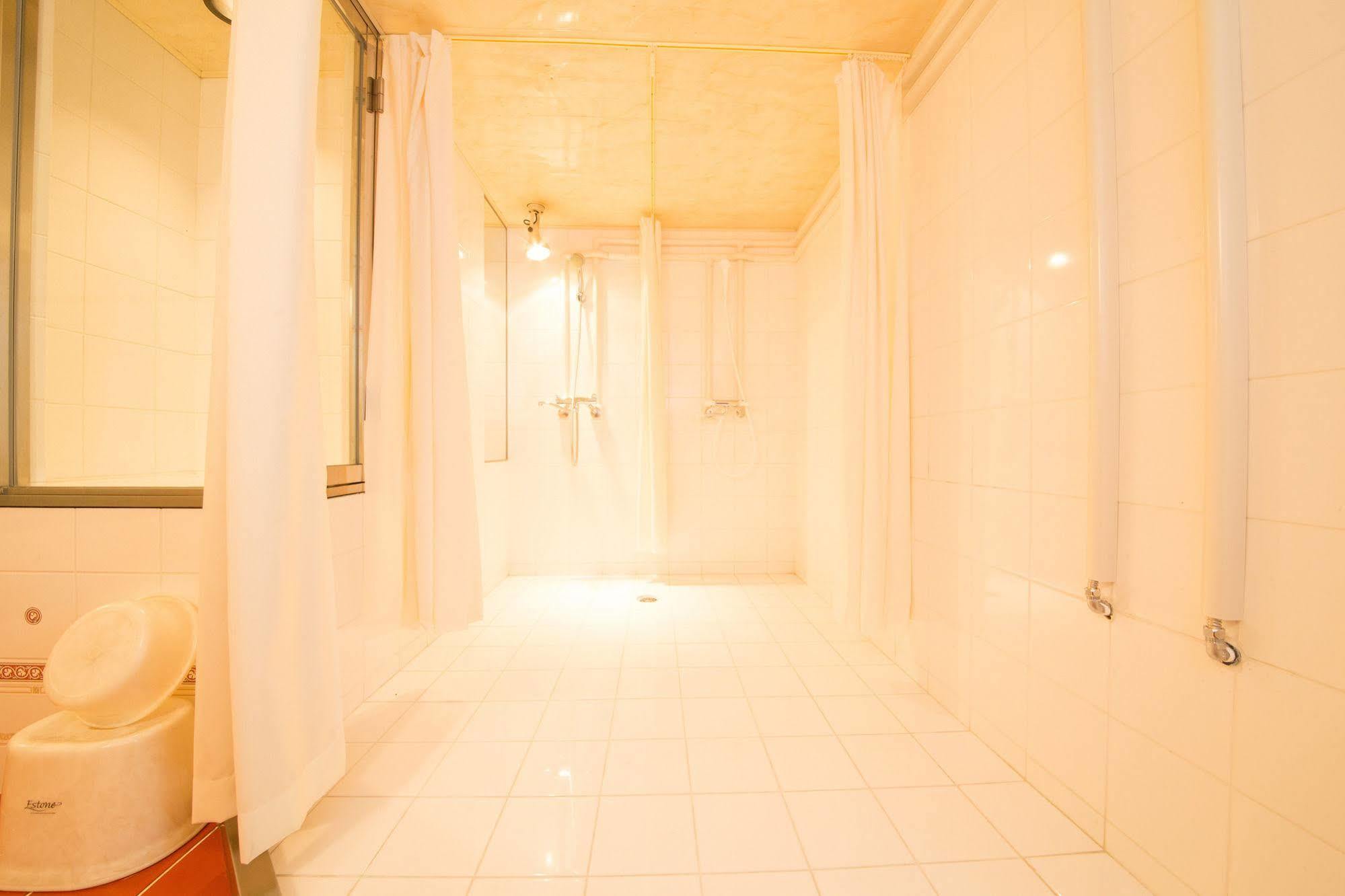 Hotel Candy Hall (Adults Only) Osaka Esterno foto