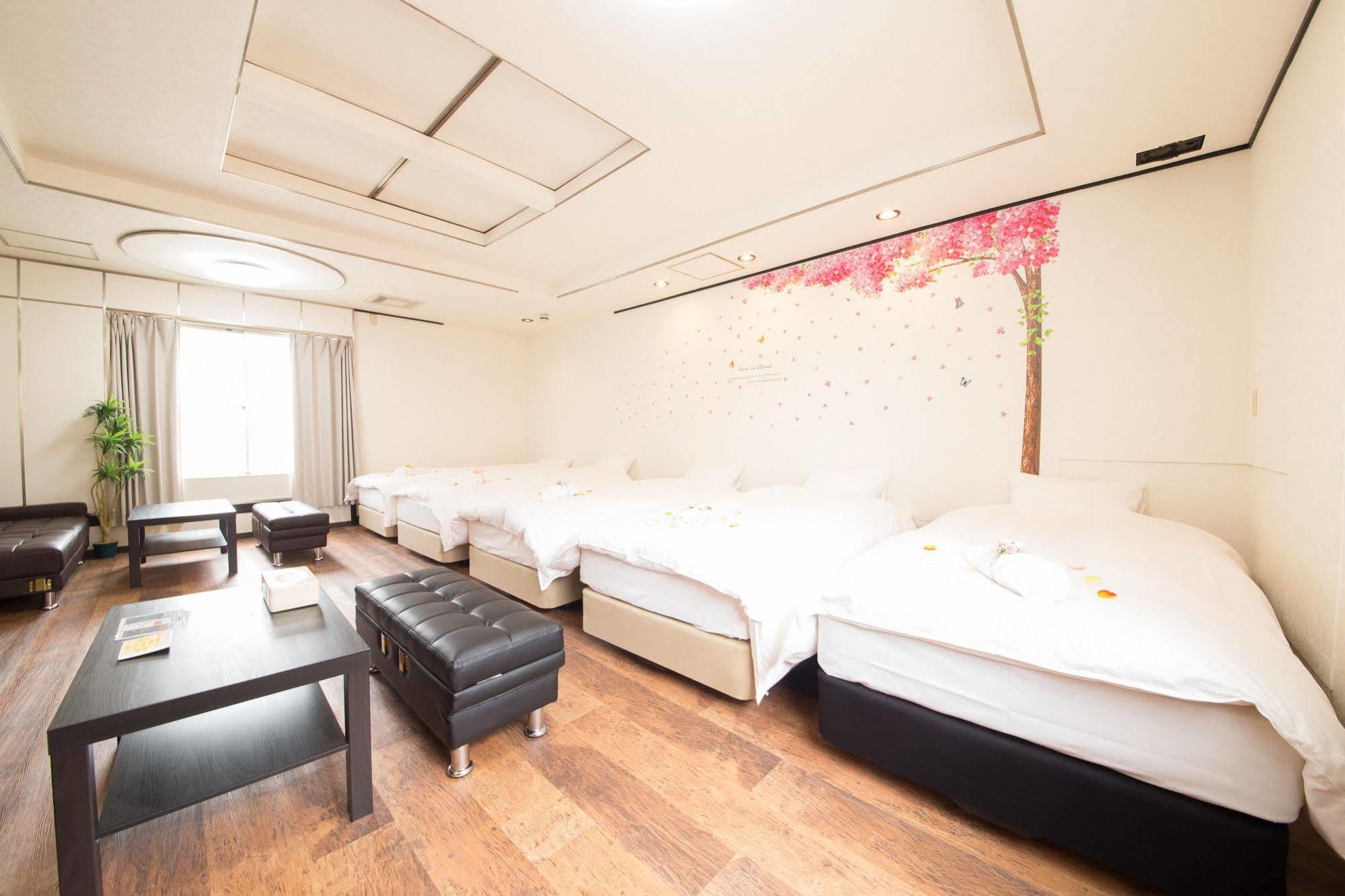 Hotel Candy Hall (Adults Only) Osaka Esterno foto
