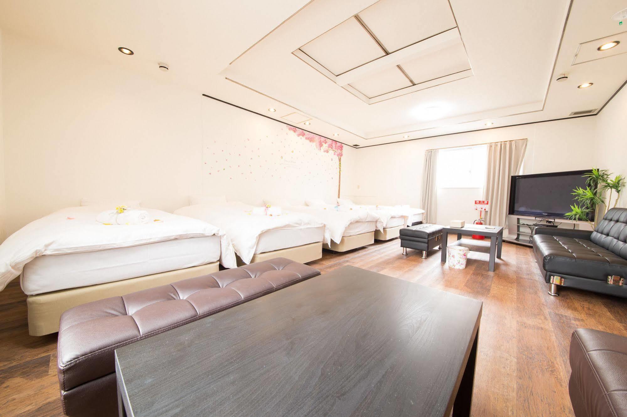 Hotel Candy Hall (Adults Only) Osaka Esterno foto