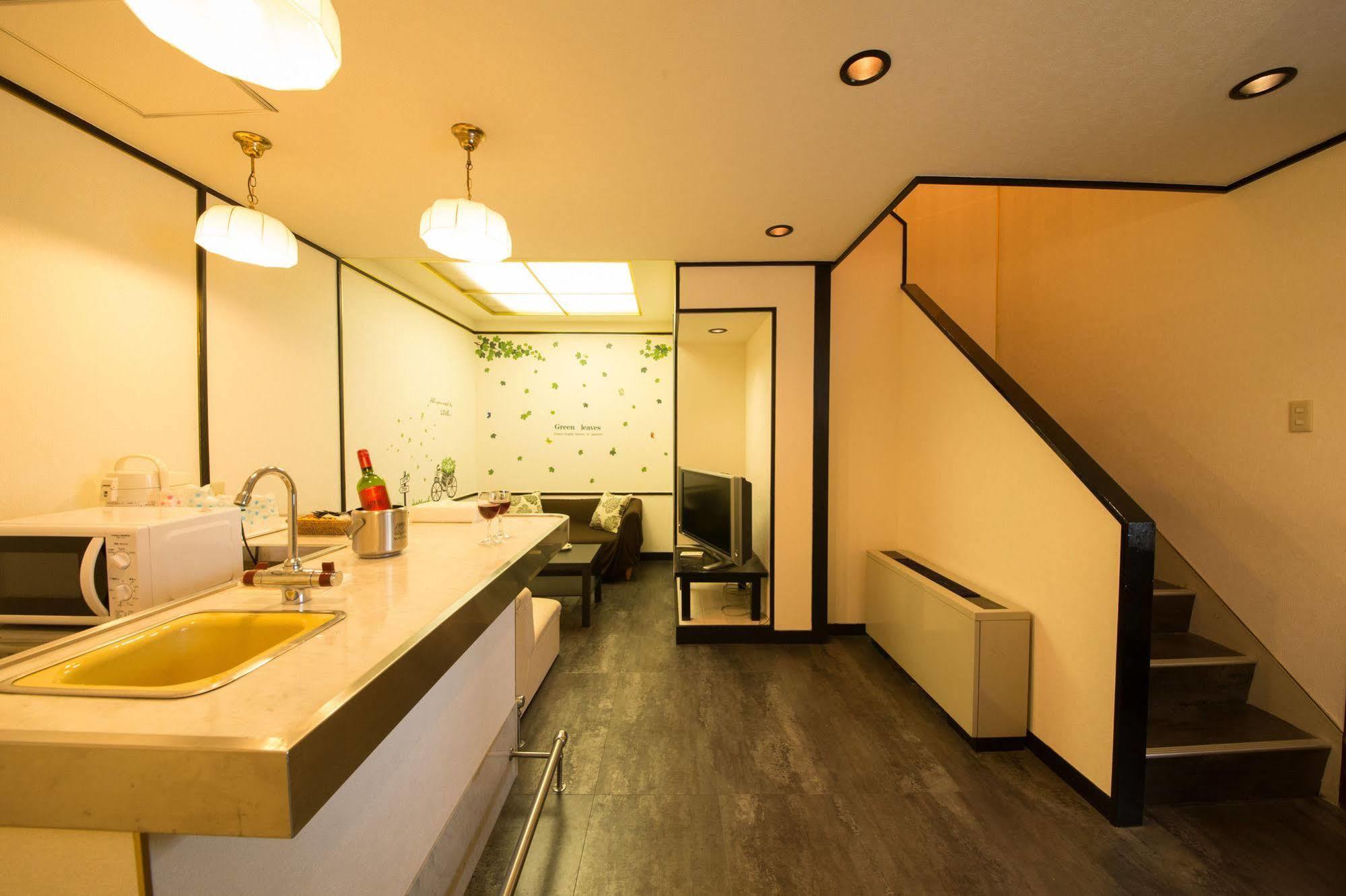 Hotel Candy Hall (Adults Only) Osaka Esterno foto