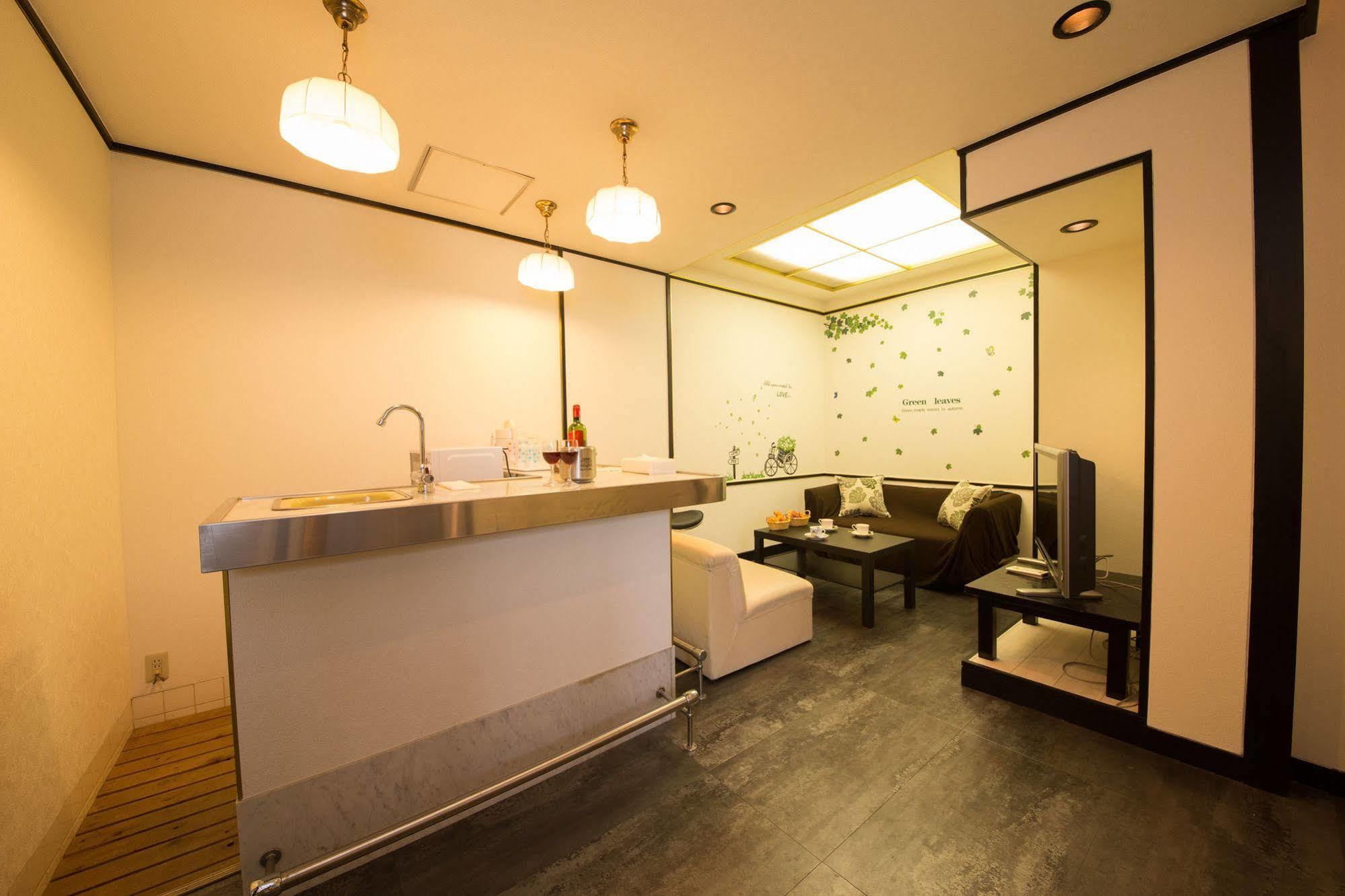 Hotel Candy Hall (Adults Only) Osaka Esterno foto