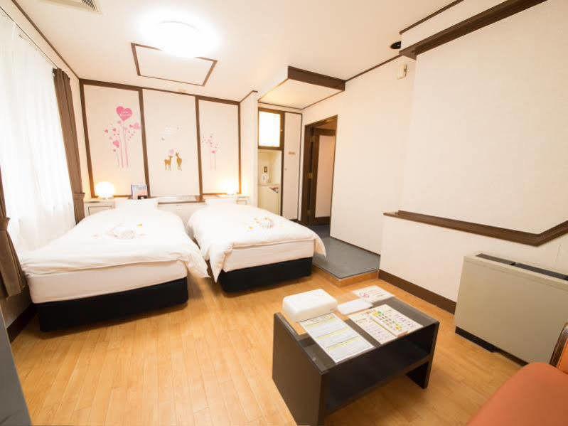 Hotel Candy Hall (Adults Only) Osaka Esterno foto