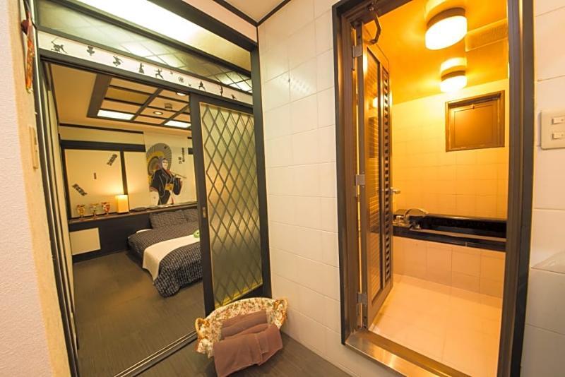Hotel Candy Hall (Adults Only) Osaka Esterno foto