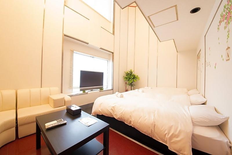 Hotel Candy Hall (Adults Only) Osaka Esterno foto