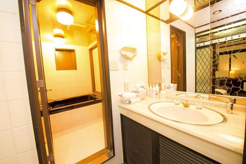Hotel Candy Hall (Adults Only) Osaka Esterno foto